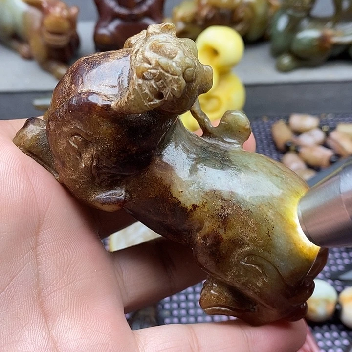 未镶嵌蛇纹石玉颈饰