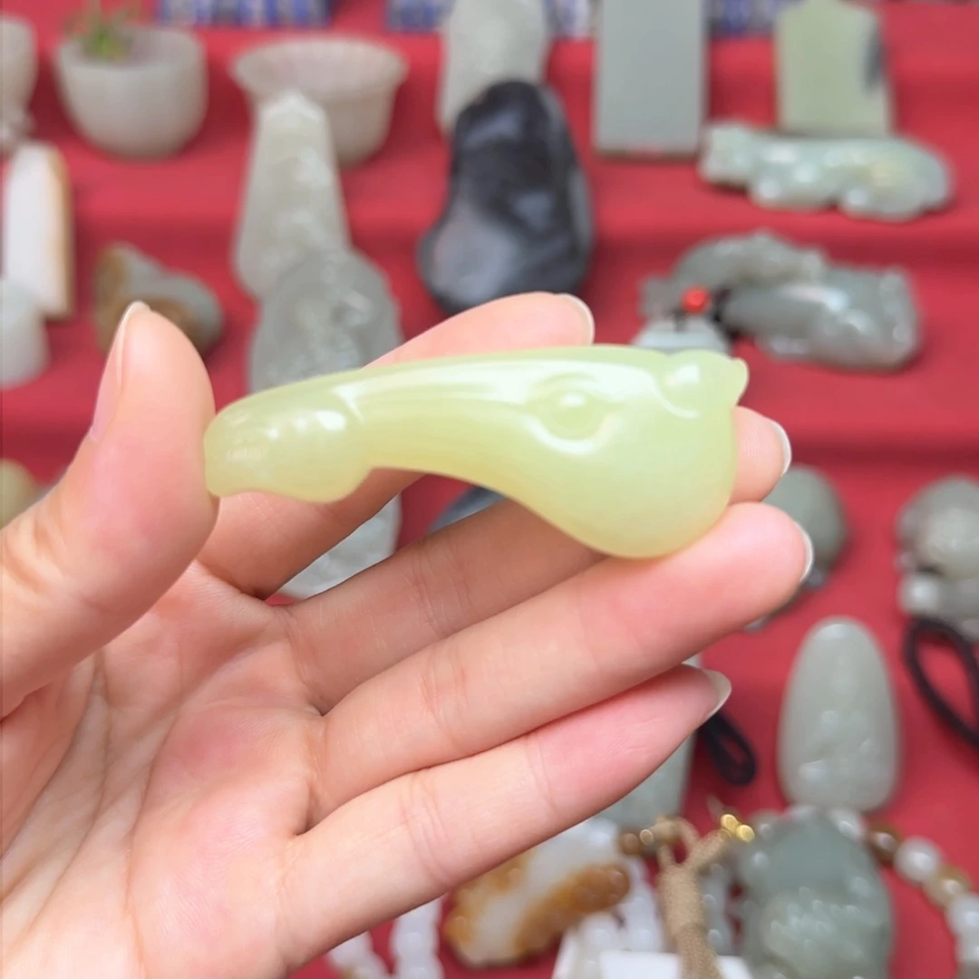 和田玉（糖玉）未镶嵌挂件