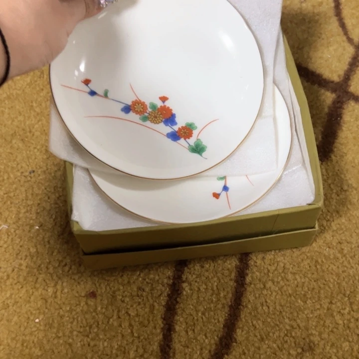 盖碗至**哥瓷器直播放漏中