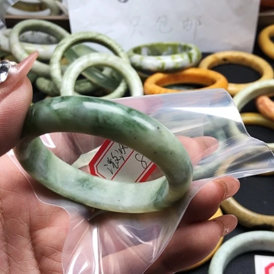 蛇纹石玉手镯未镶嵌溦**雨