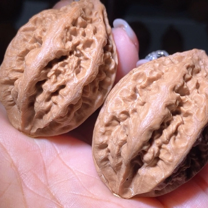 文玩核桃把件东北野生楸子小美58