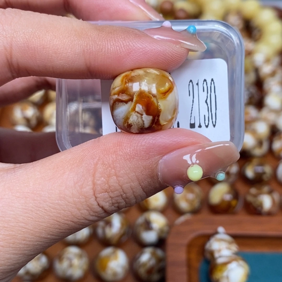 猴头核桃把件沁色圆珠老型2130