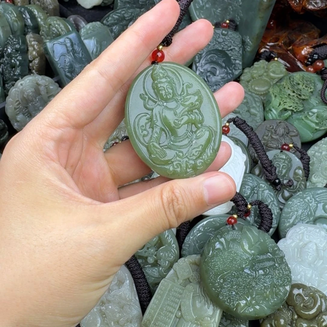 和田玉未镶嵌颈饰