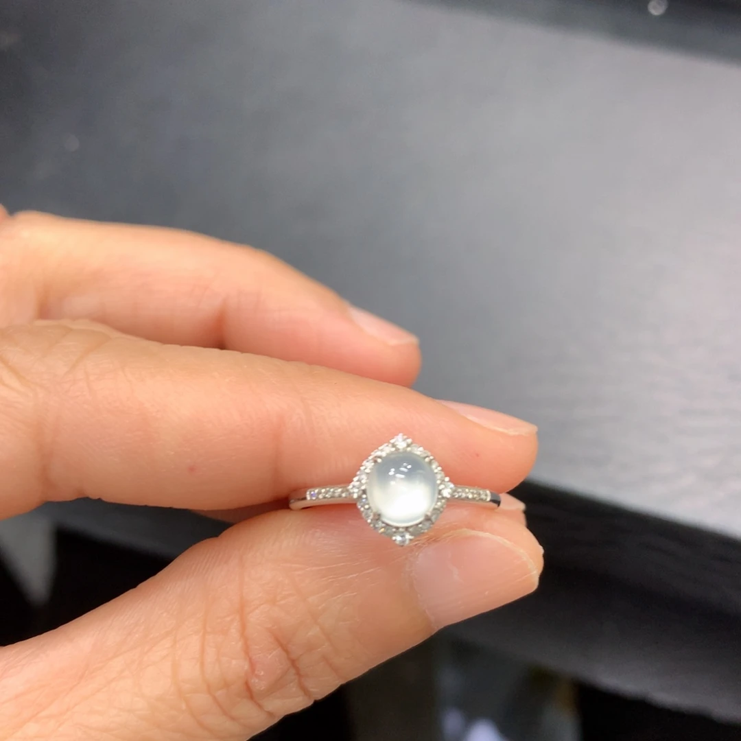 翡翠18K金镶嵌戒指