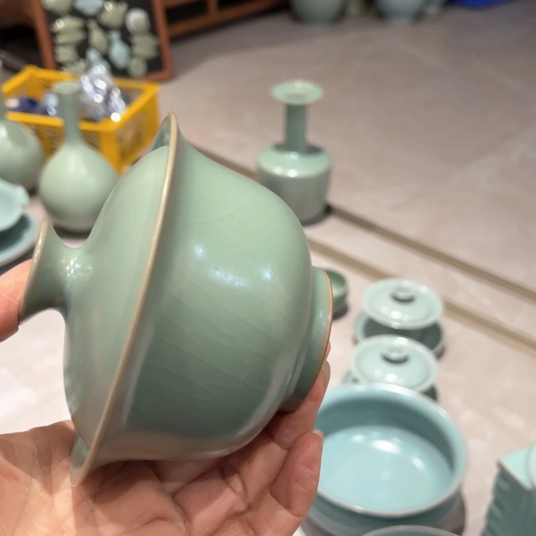 帛***熹杯子瓷仿古的设计让它更加具有了艺术