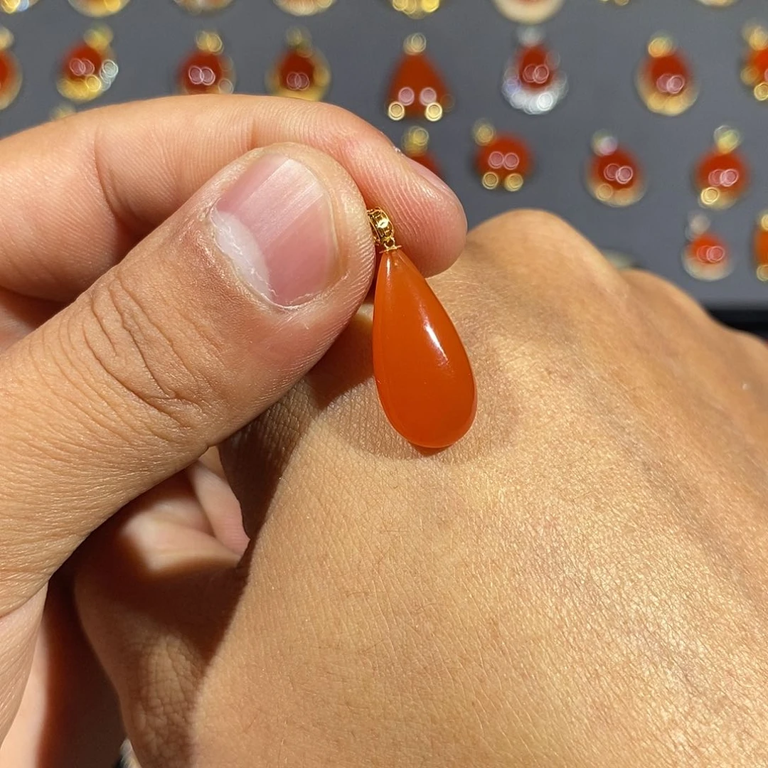 南红玛瑙颈饰18K金镶嵌