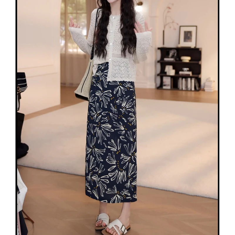 【可宝高端自营】新镂空针织衫上衣+花色半身裙两件套套装LK2502950