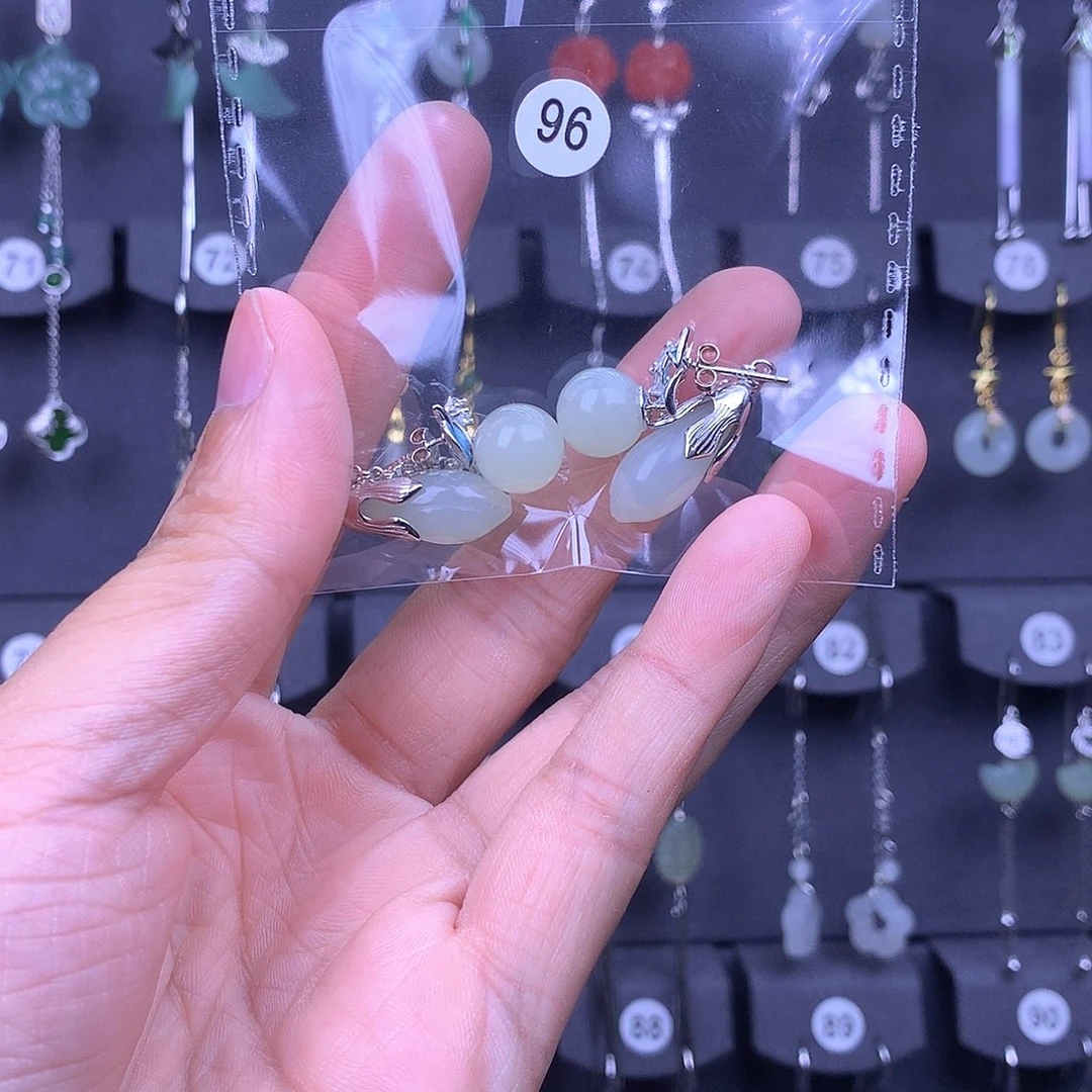 和田玉银S925镶嵌耳饰逐****?