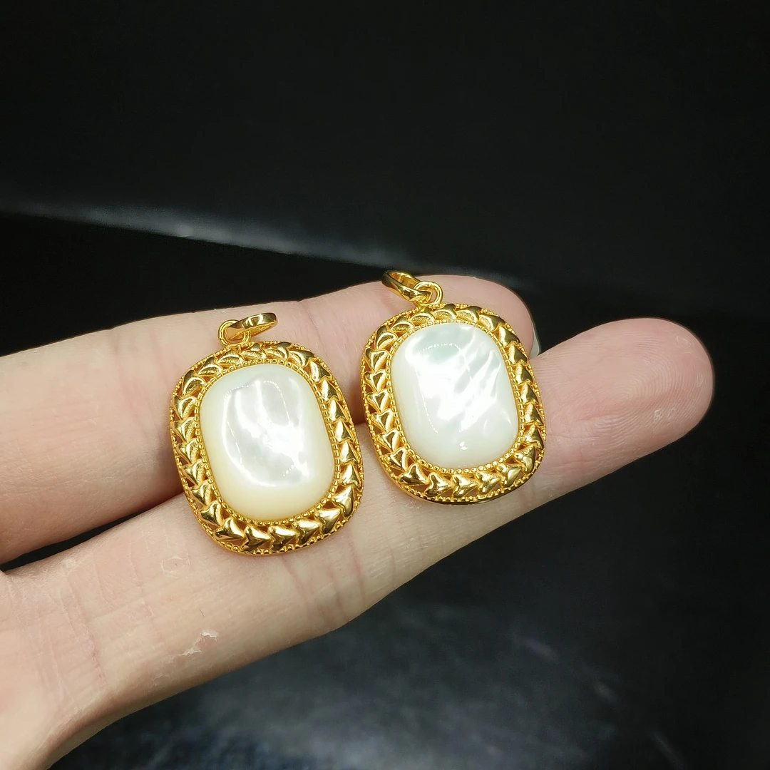 【李想精选】贝母无事牌吊坠L13【多样性发其一】约15-12mm