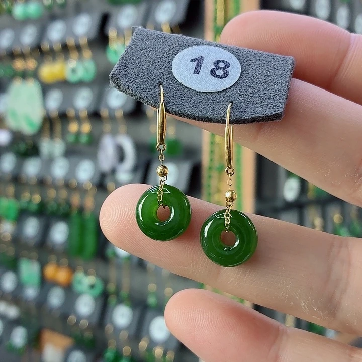 和田玉18K金镶嵌耳饰