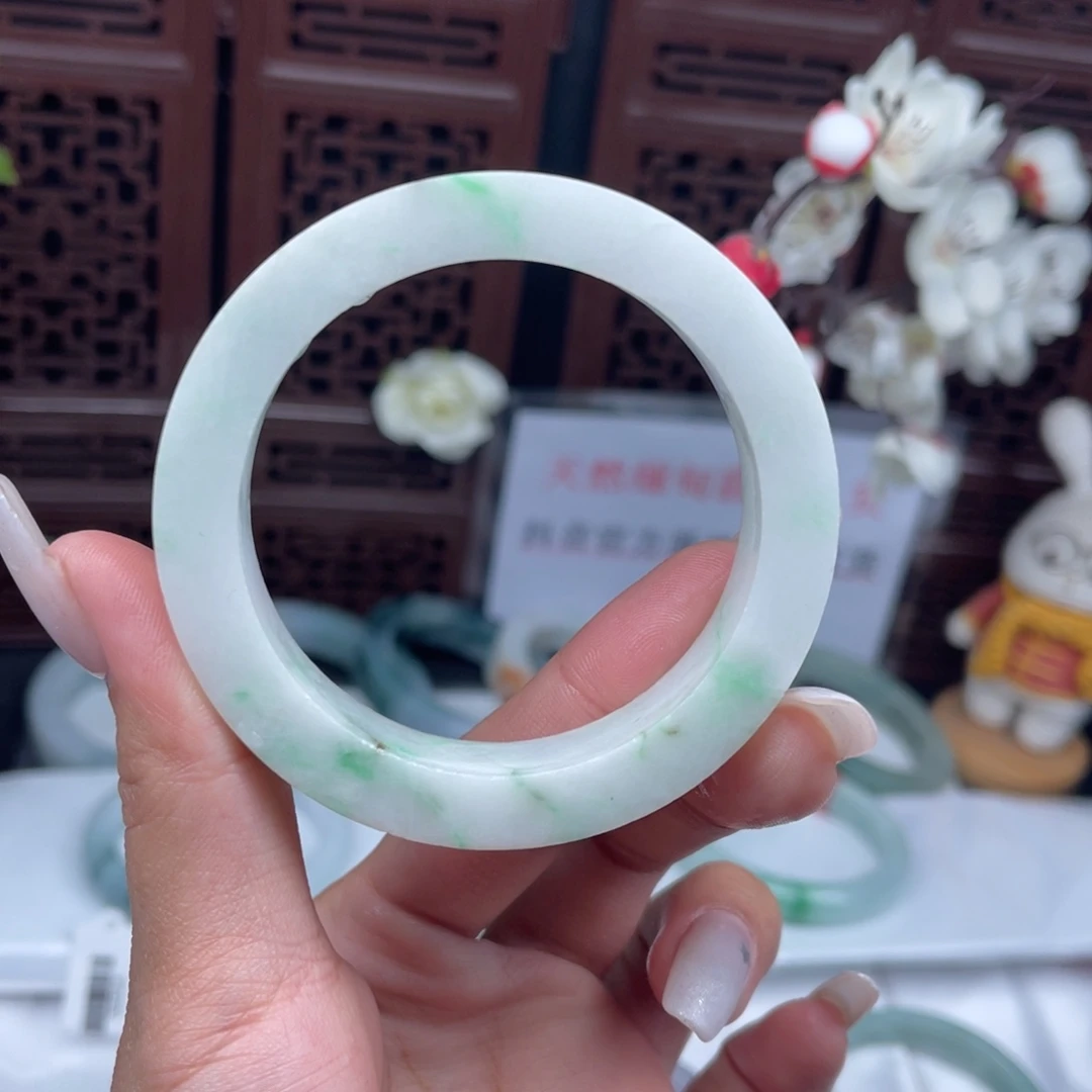 定制翡翠未镶嵌手镯