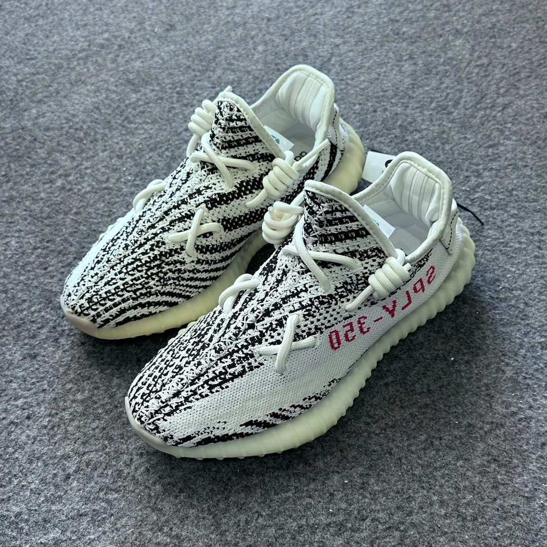 95新 MM6 Yeezy350白斑马 40码原盒 A0801鞋