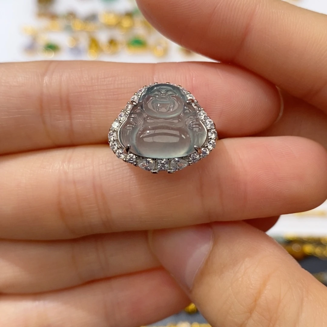 翡翠未镶嵌颈饰佛公戒指