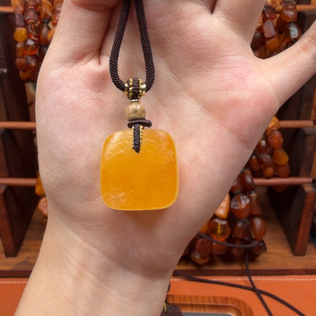 蜜蜡未镶嵌吊坠(赠链)