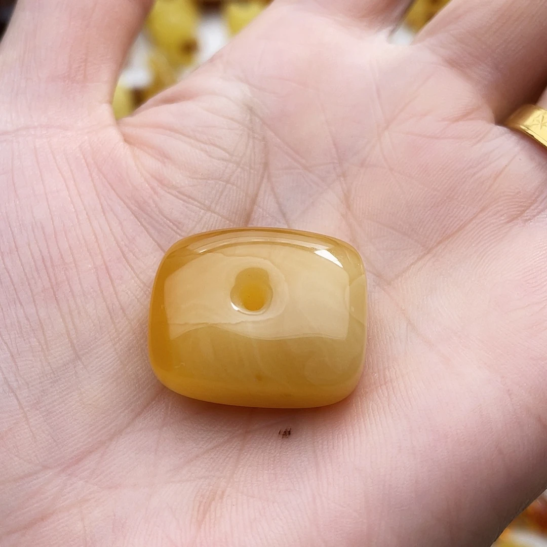 琥珀吊坠(赠链)未镶嵌
