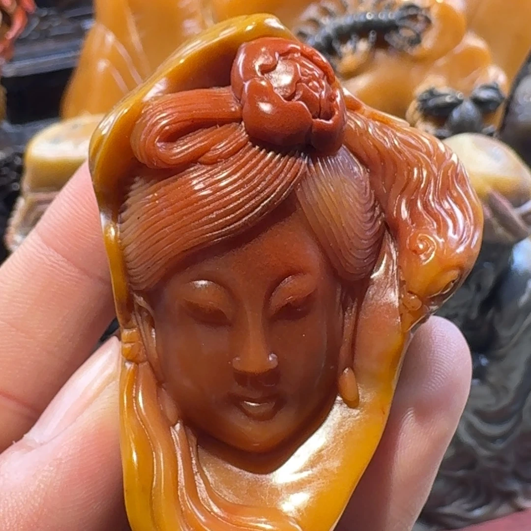 田黄石手工艺作品 巧色巧雕