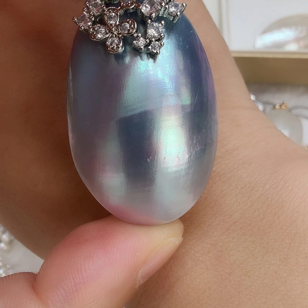 颈饰未镶嵌拼合珍珠（马贝珠）