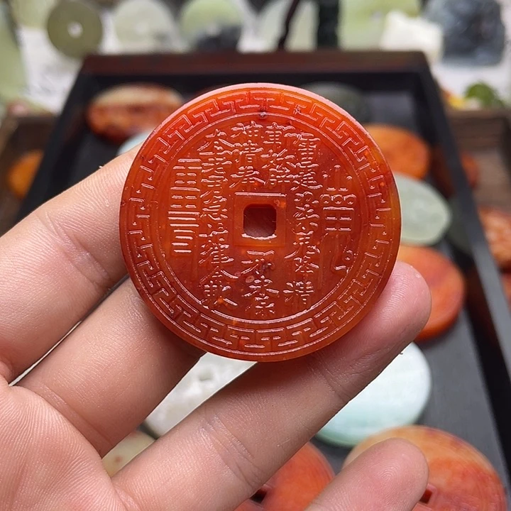 蛇纹石玉挂件合金闲***?