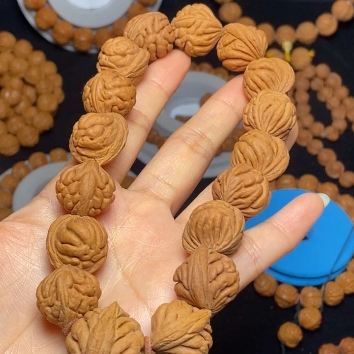 秦岭龙纹桃核手串