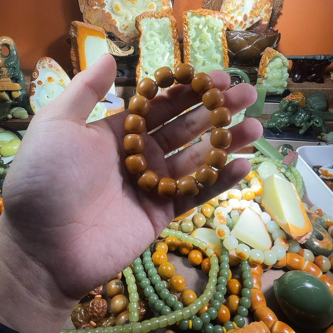 透闪石质玉未镶嵌珠宝奇石