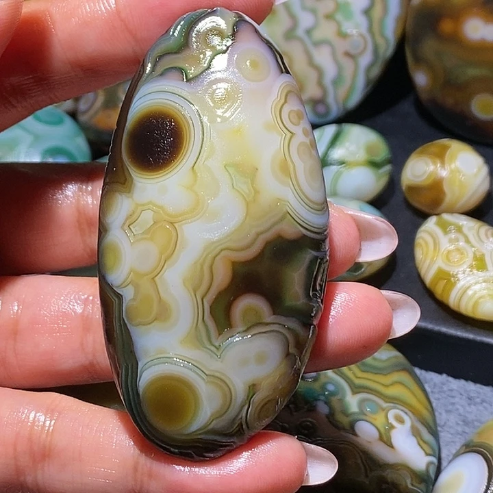 玛瑙/玉髓未镶嵌珠宝奇石51