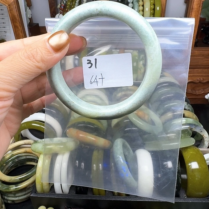 慧***未镶嵌蛇纹石玉手镯