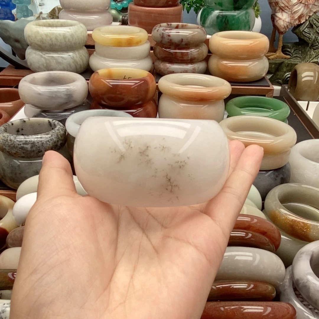 石英质玉（佘太翠）手镯未镶嵌果*