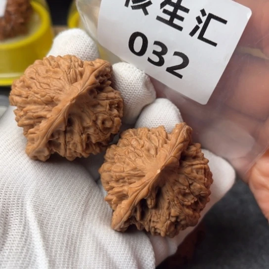 文玩核桃吊坠官帽47