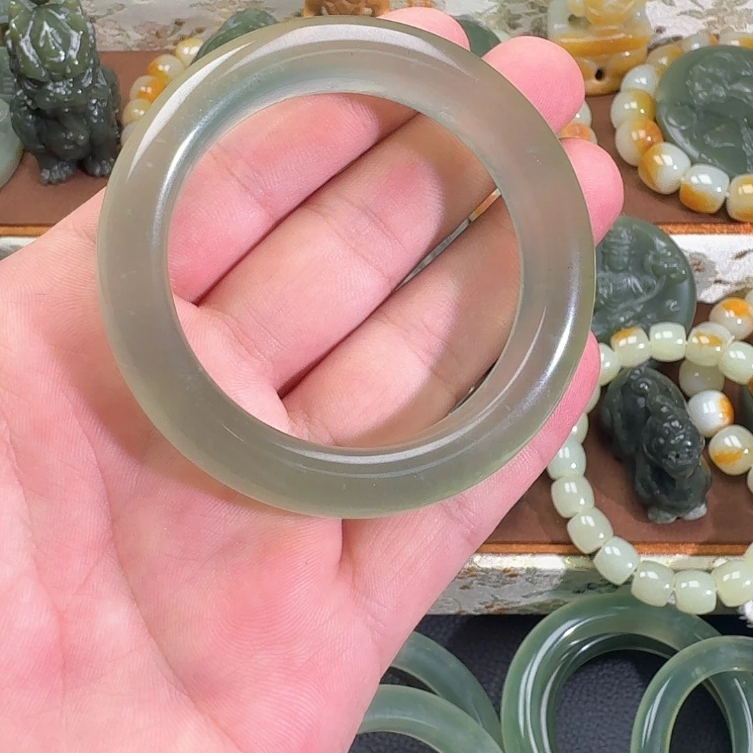 N***-蛇纹石玉未镶嵌手镯