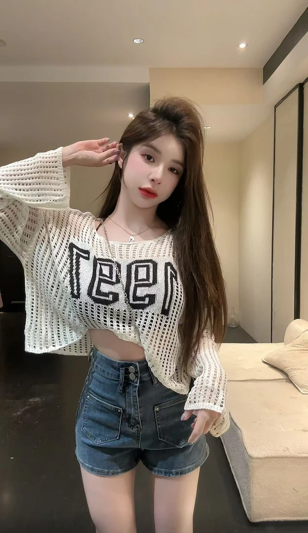 【HuiHui】美式辣妹镂空字母印花短款上衣防晒罩衫（L0057）