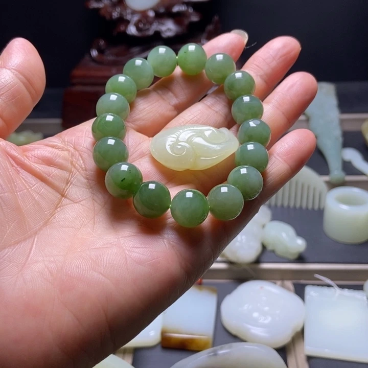 用***9和田玉未镶嵌挂件