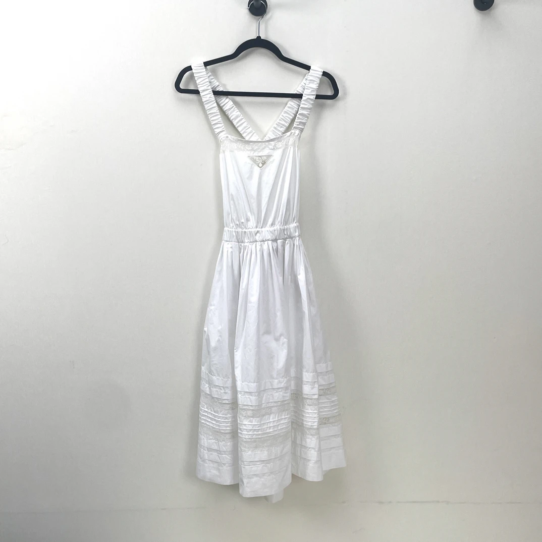 99新 Prada/普拉达 蕾丝拼接伞形吊带连衣裙 38码 1357