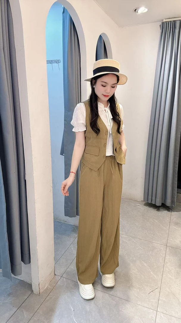 丹妮丝休闲风森系时尚套装背心百搭显瘦裤子洋气减龄三件套套装