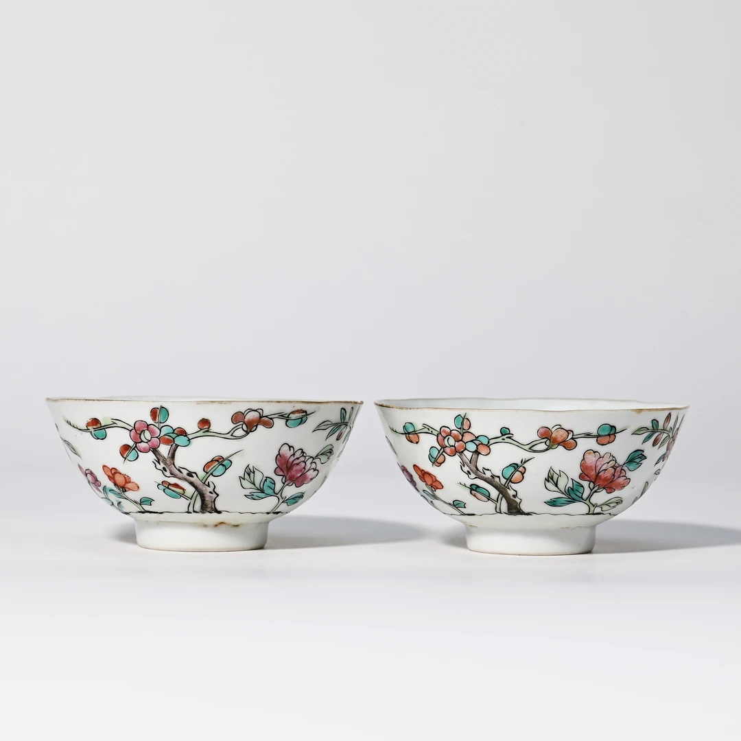 2083清同治·粉彩花口茶园一对【古董拍卖】