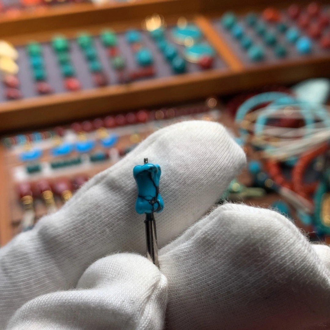 绿松石未镶嵌骨器