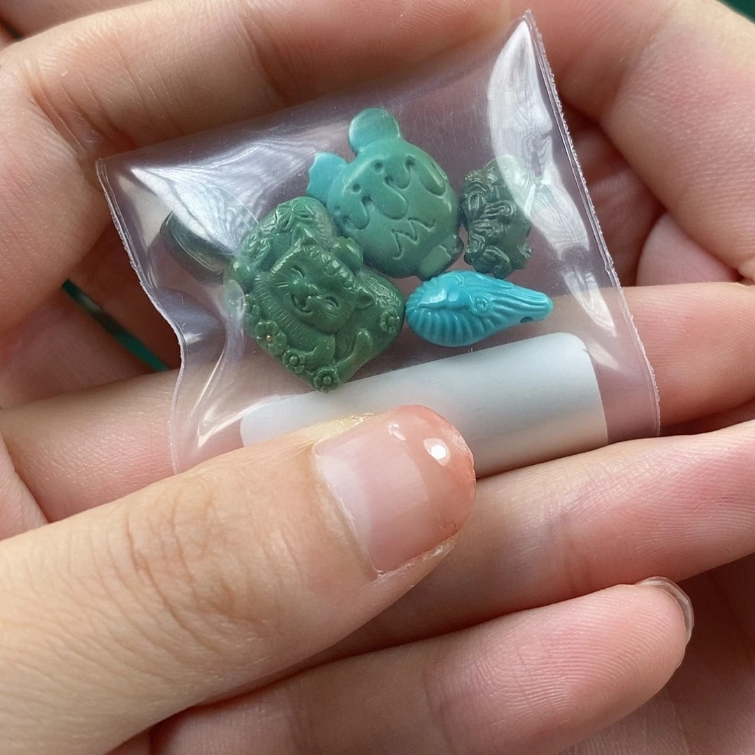 绿松石未镶嵌挂件