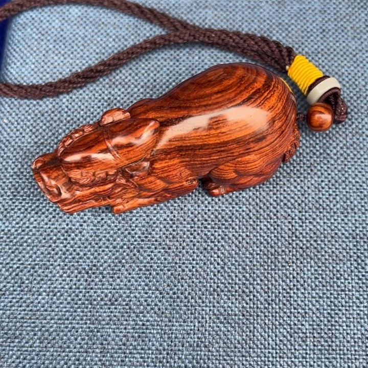 晨***曦把件黄花梨/降香黄檀