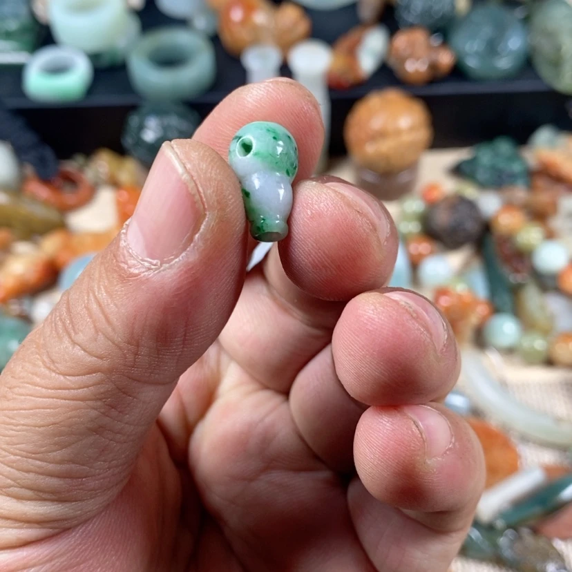 【闪购商品】翡翠吊坠(不含链)未镶嵌圆*