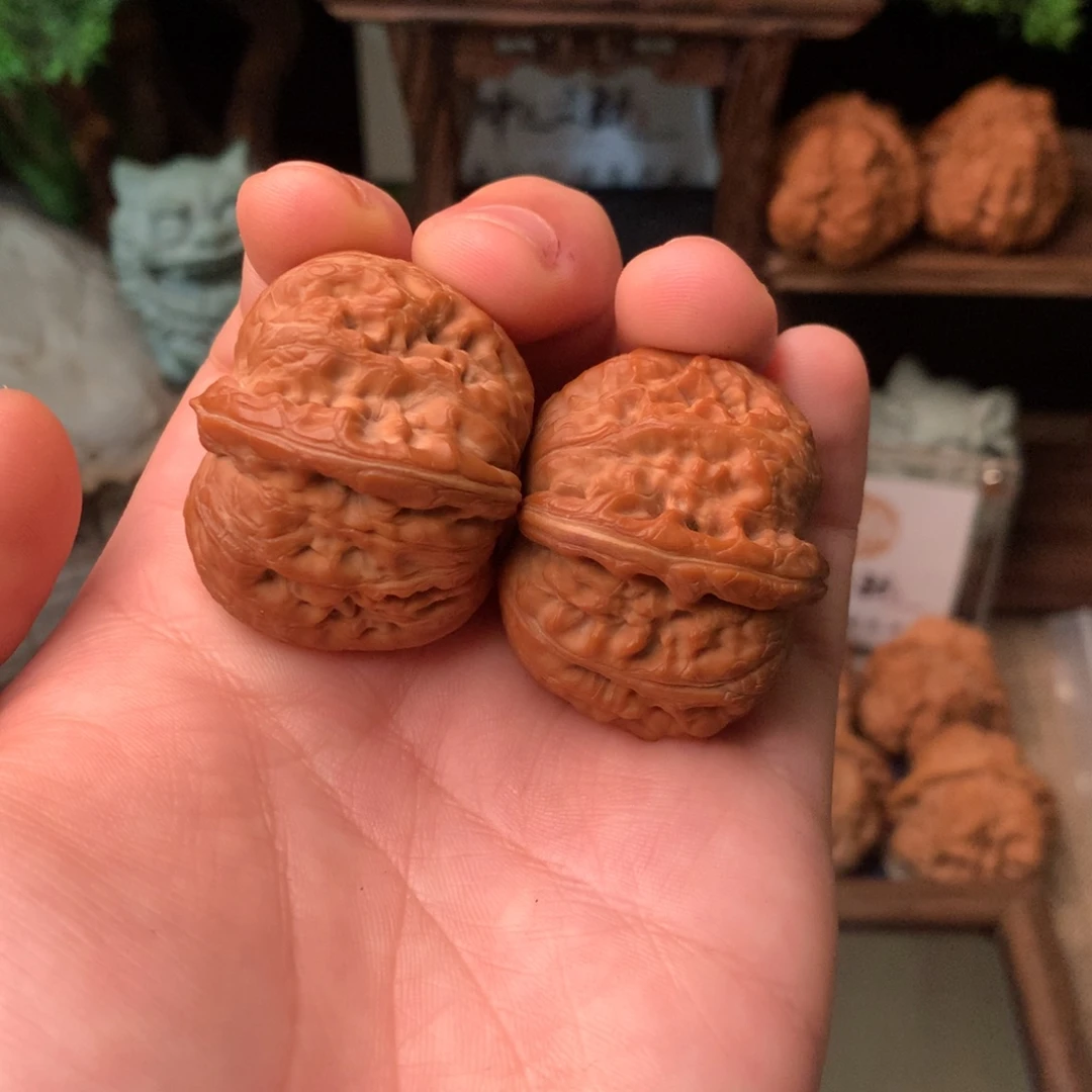 民***雄文玩核桃把件40尺寸元宝