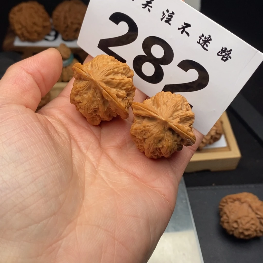 文玩核桃吊坠34磐石