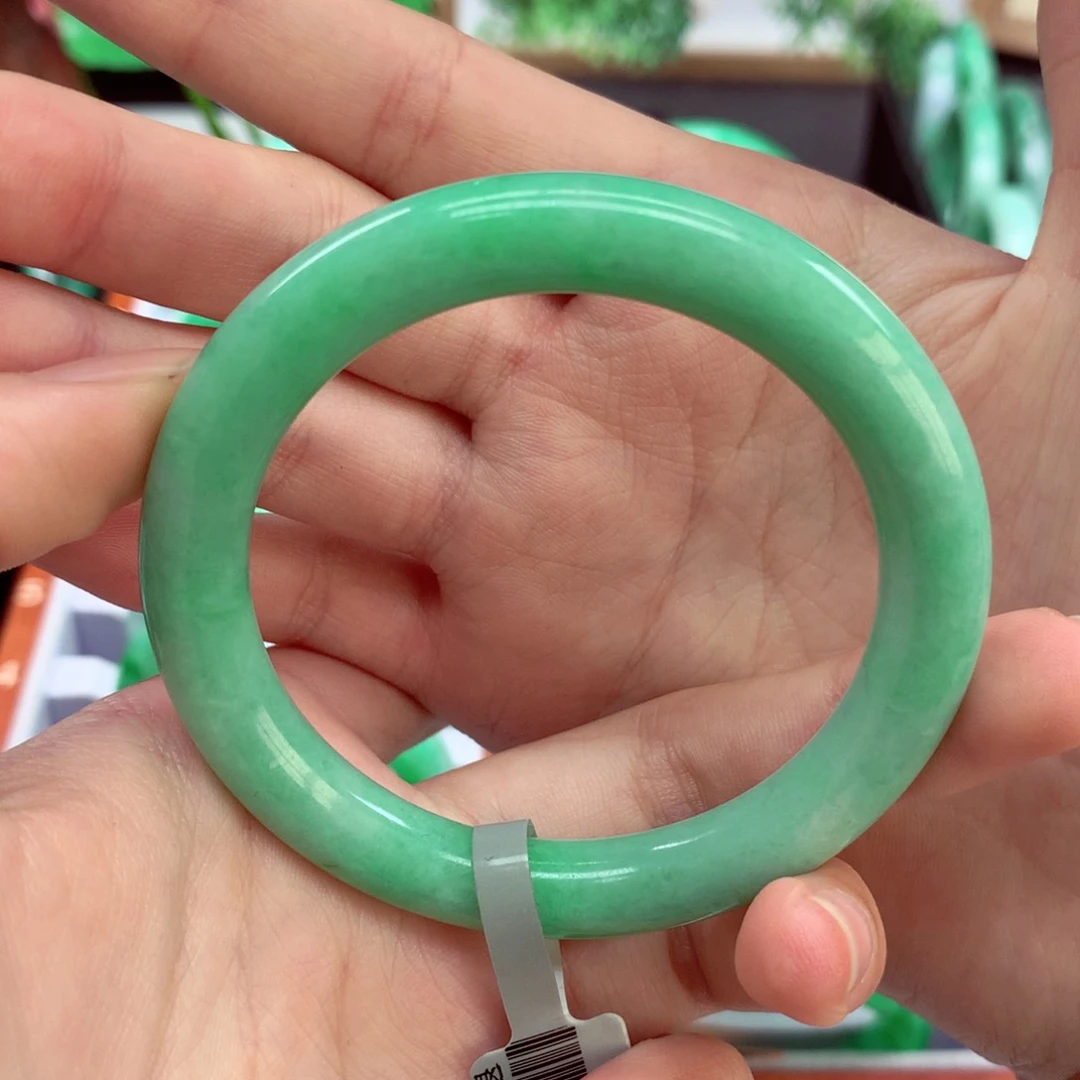 翡翠手镯（圆镯）未镶嵌