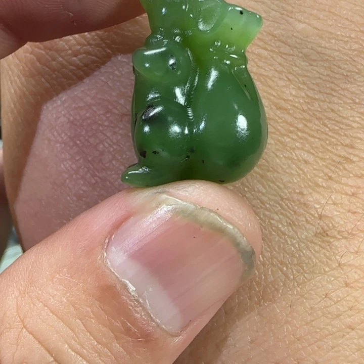 和田玉未镶嵌颈饰定制