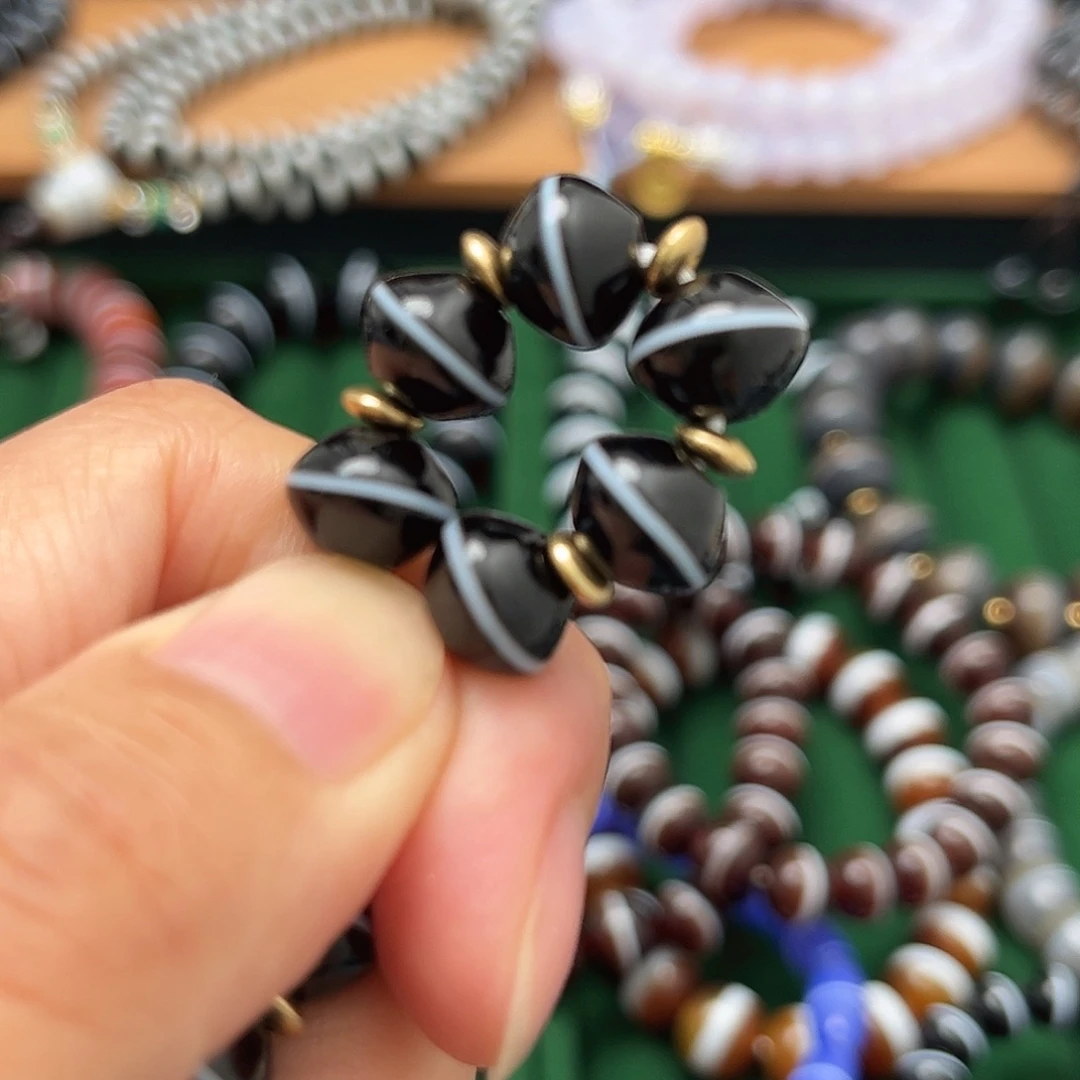 不***語玛瑙/玉髓合金手串