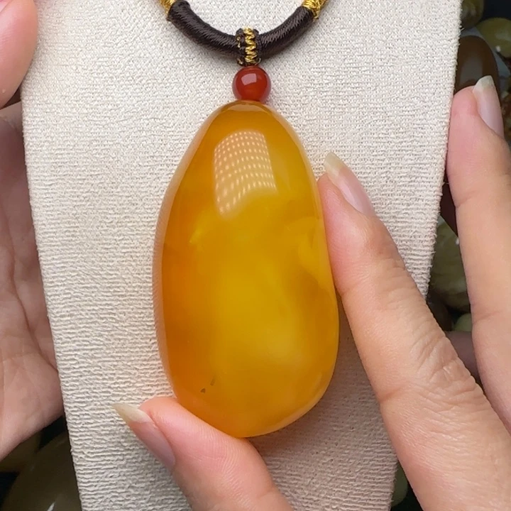 琥珀未镶嵌手链吊坠