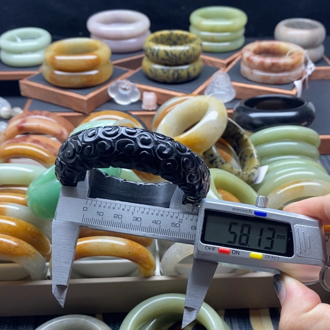 石英质玉未镶嵌手镯