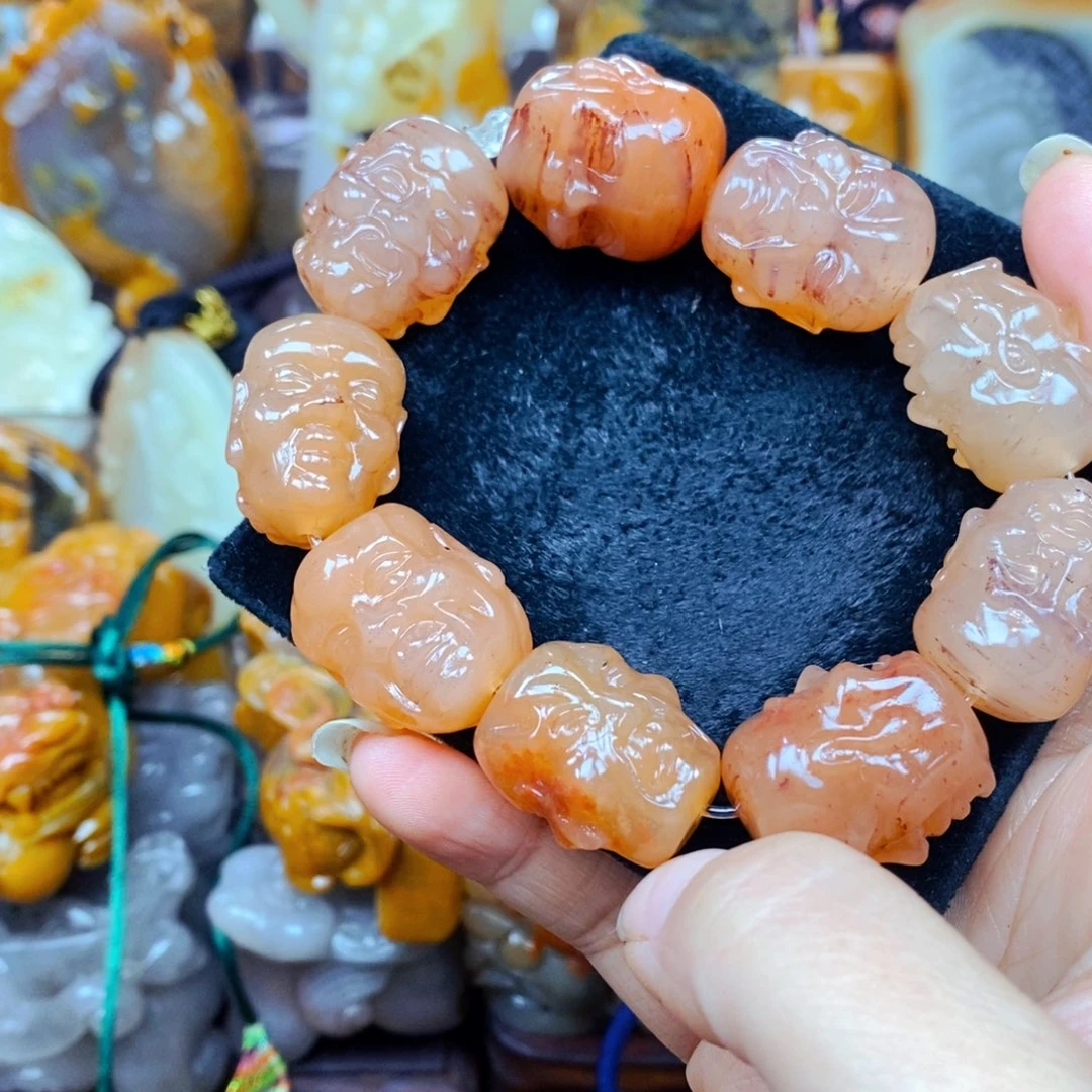 未镶嵌石英质玉（黄龙玉）颈饰