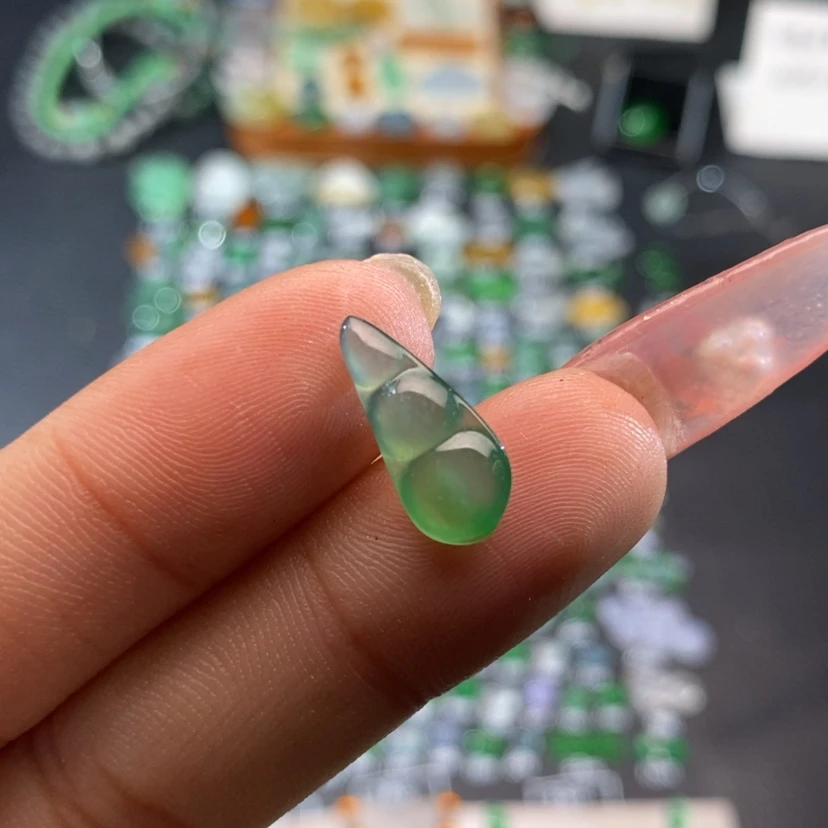 【闪购商品】翡翠挂件未镶嵌豆子