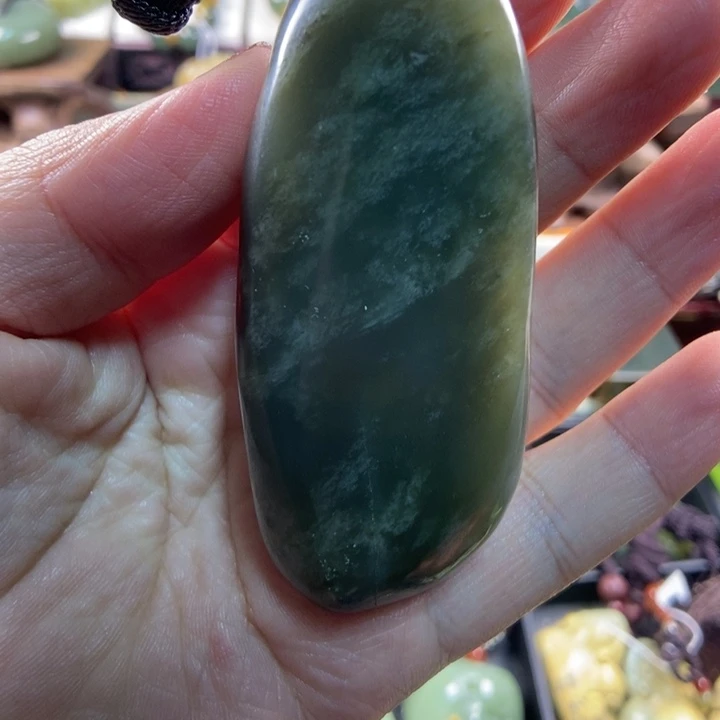未镶嵌透闪石质玉把件