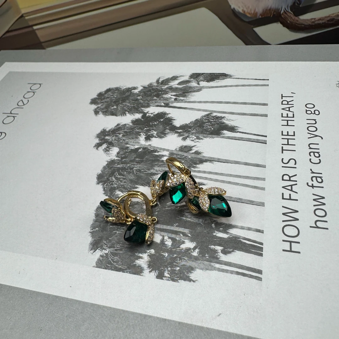 铜合金合成锆石耳饰 气质绿色复古法式中古镶嵌宫廷风耳钉ed1919