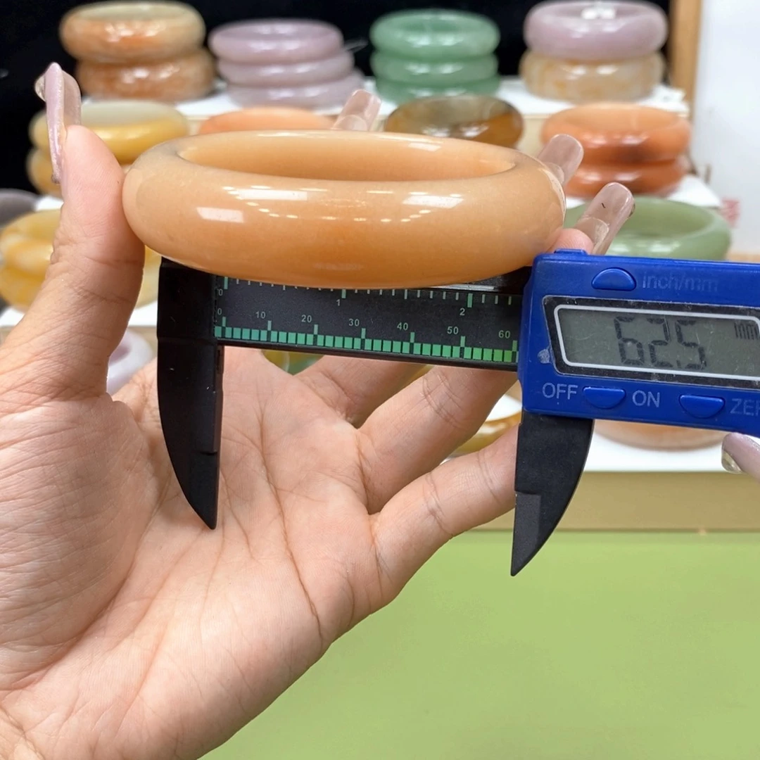 石英岩玉手镯未镶嵌